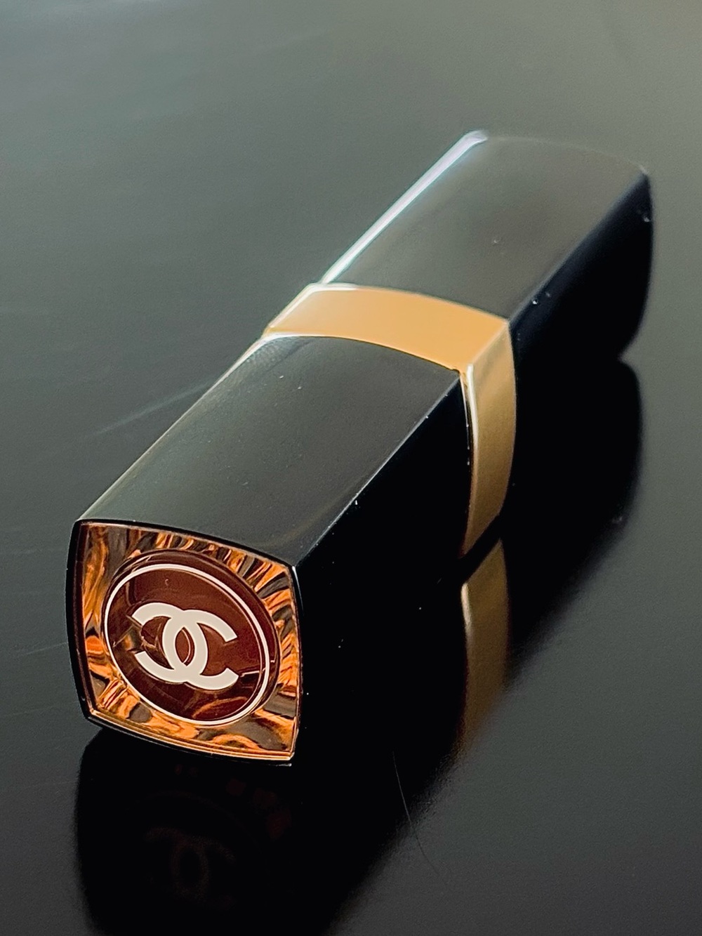 Chanel Rouge Coco Flash Hydrating Vibrant Shine Lip Colour in 280 Sweet - Picture 2 of 8